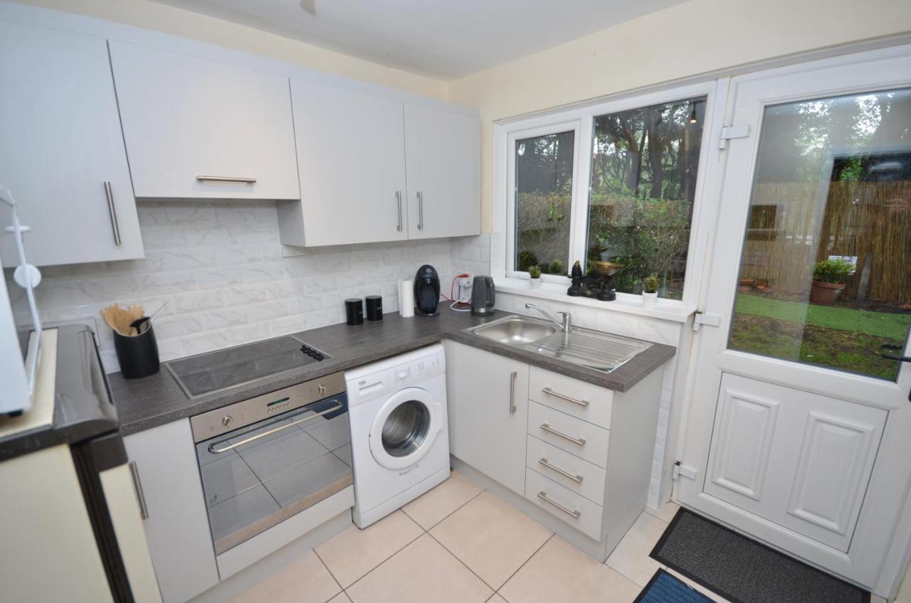 Bright Stylish 2 Bedroom Garden Apartment South Belfast Close To Everything ภายนอก รูปภาพ