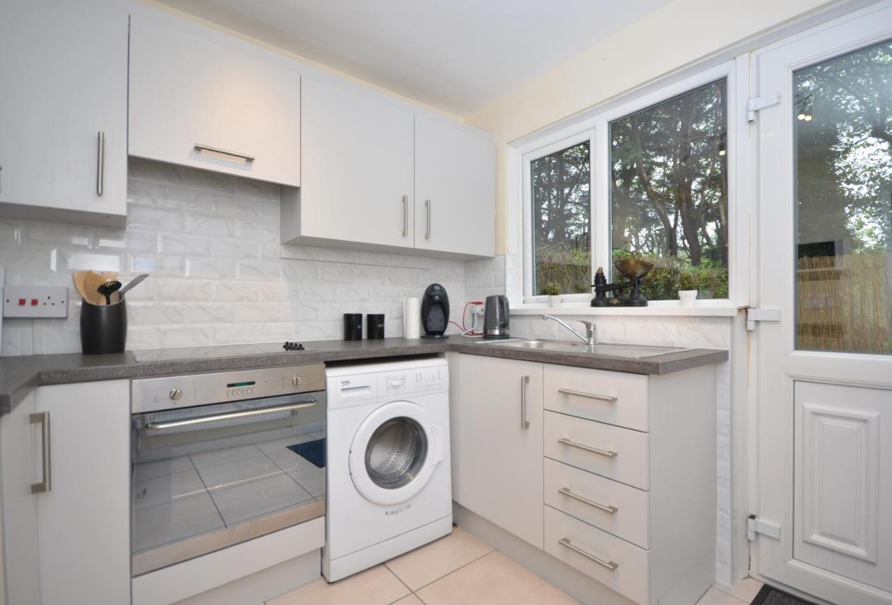 Bright Stylish 2 Bedroom Garden Apartment South Belfast Close To Everything ภายนอก รูปภาพ
